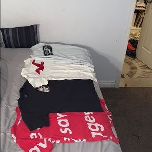 T shirts with no stains and good quality